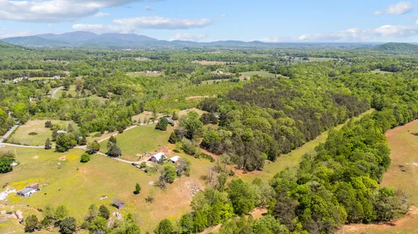 $695,000 | 1129 Croft Lane, Bedford, VA 24523