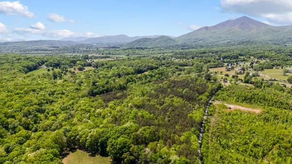 $695,000 | 1129 Croft Lane, Bedford, VA 24523