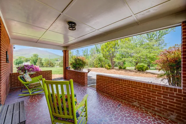 $719,800 | 1129 Croft Lane, Bedford, VA 24523