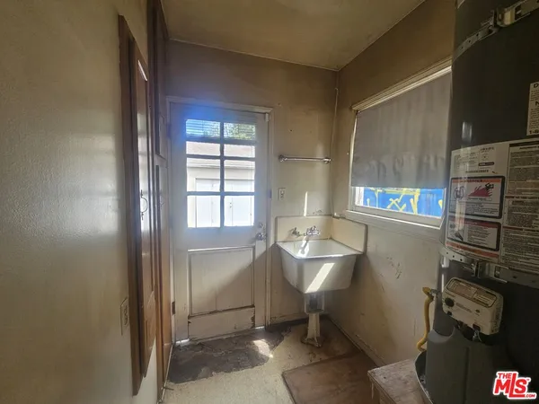 $699,000 | 6834 Encino Avenue, Van Nuys, CA 91406