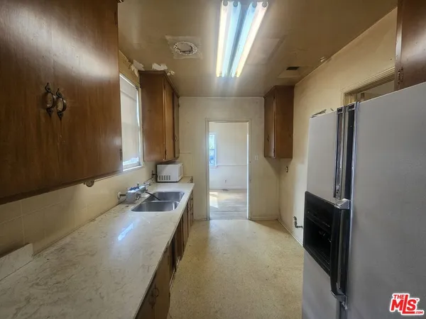 $699,000 | 6834 Encino Avenue, Van Nuys, CA 91406