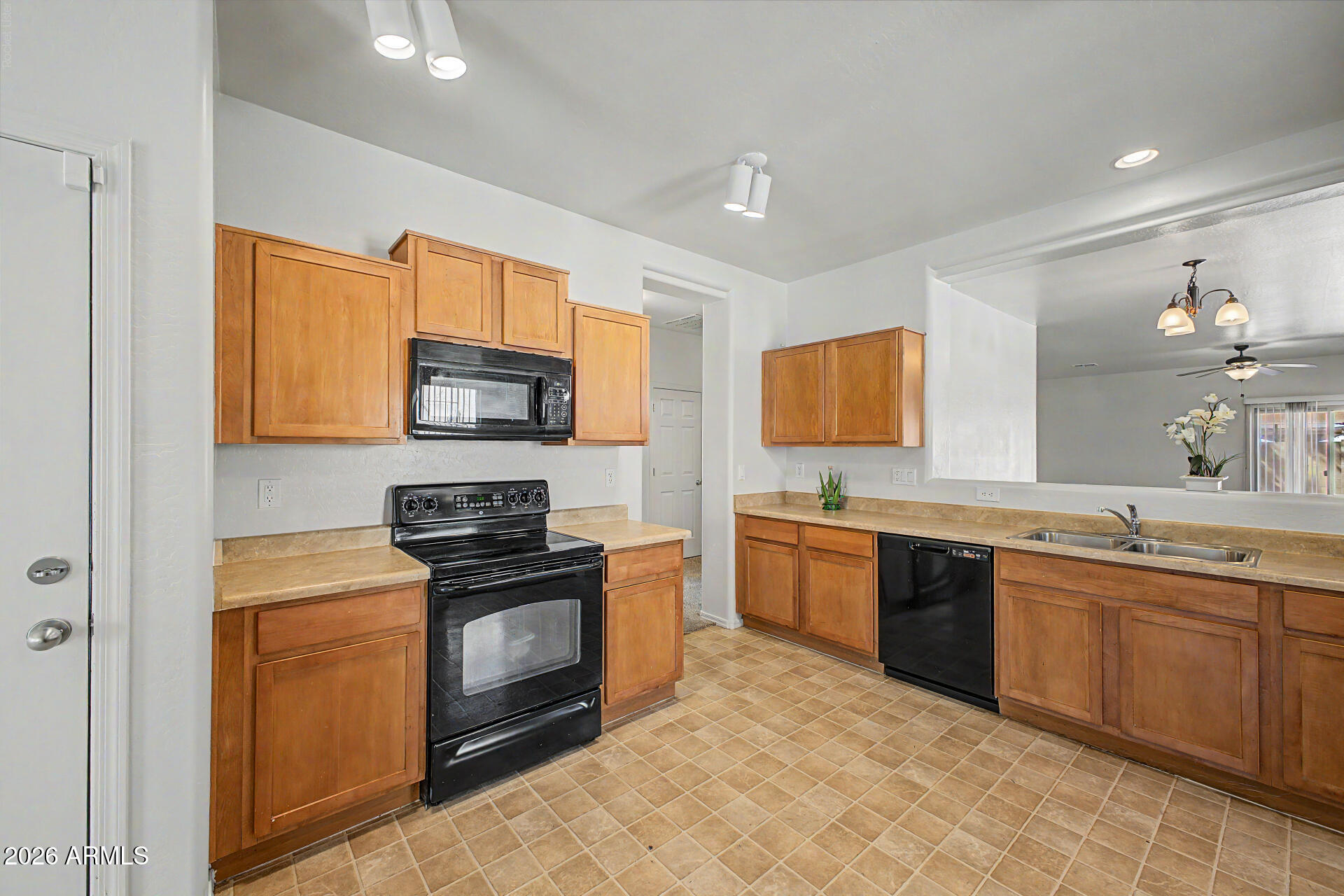 5418 West Carson Road Laveen, AZ 85339 - Photo 7 of 31