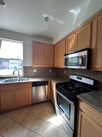 $399,999 | 2432 Boxwood Street, Sacramento, CA 95815