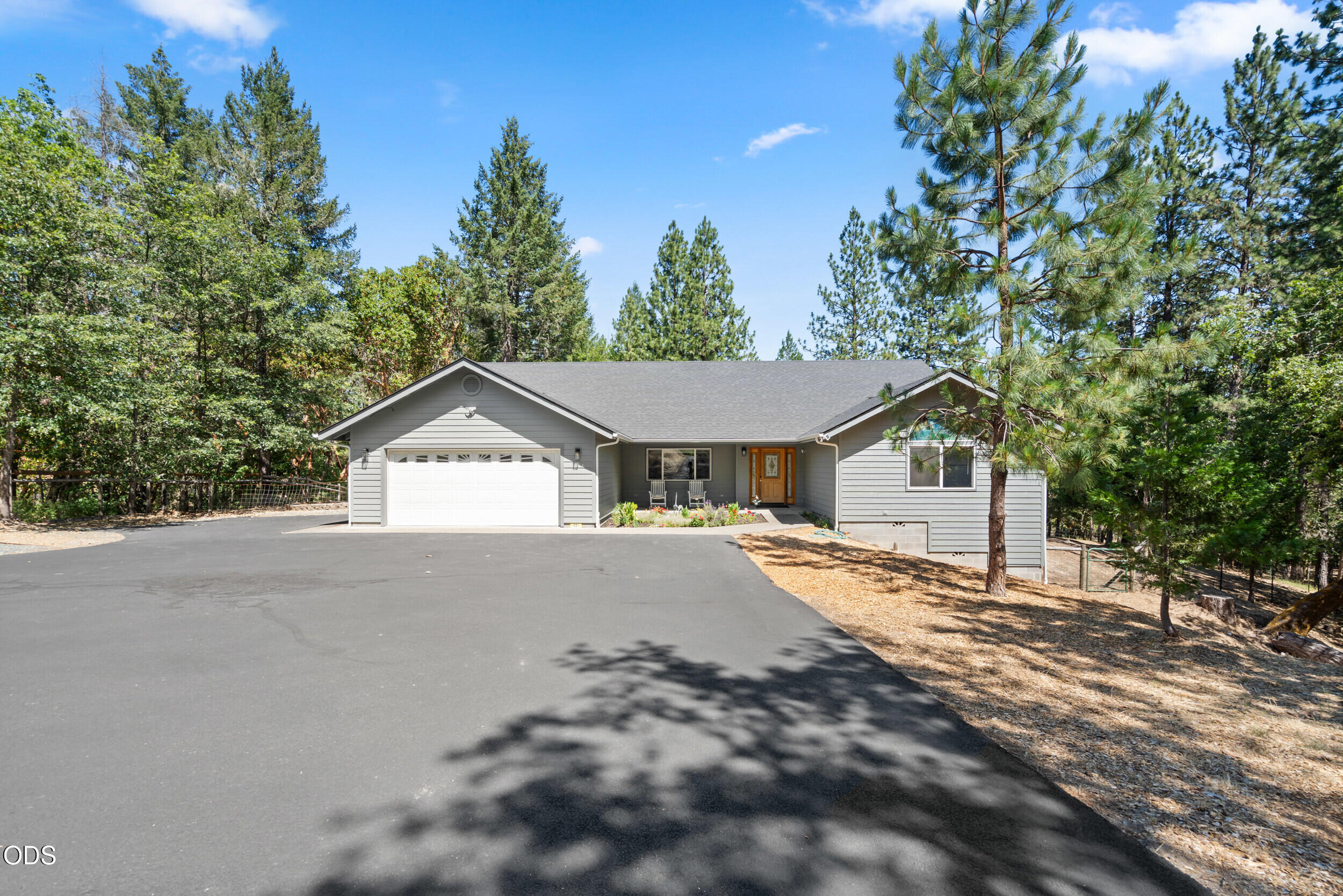 1281 North Pinnon Road Grants Pass, OR 97526 - Photo 37 of 55