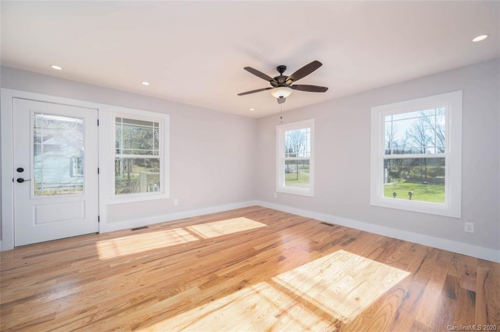 981 Tinsley Road Brevard, NC 28712 - Photo 4 of 31 Gallery Image 4