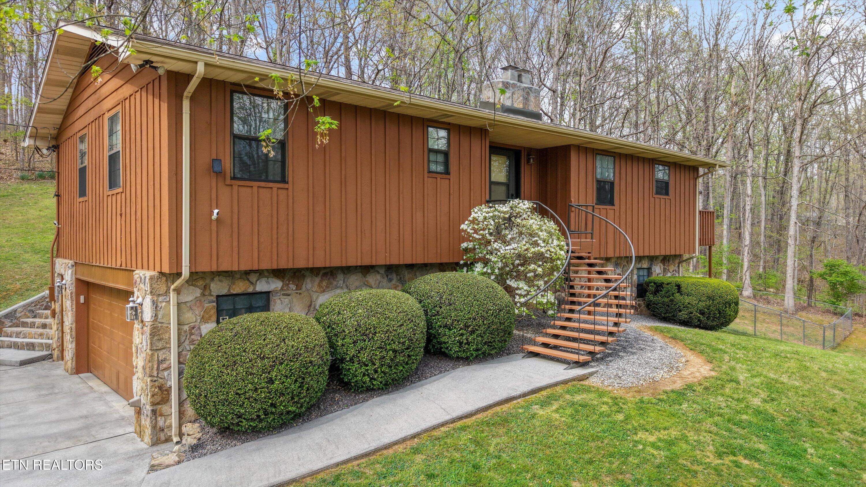 406 Powder House Road Powell, TN 37849 - Photo 2 of 33 IMG_9822