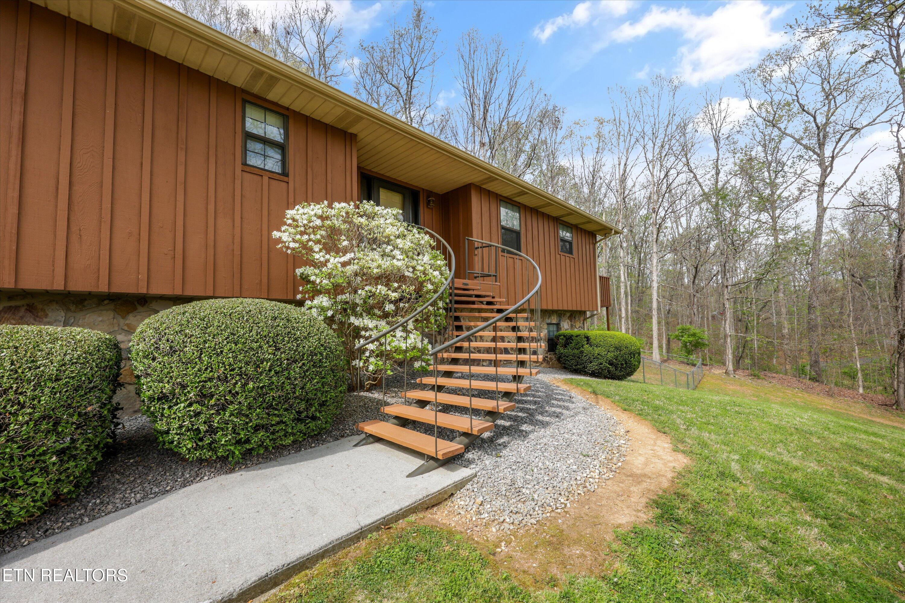 406 Powder House Road Powell, TN 37849 - Photo 4 of 33 IMG_9824