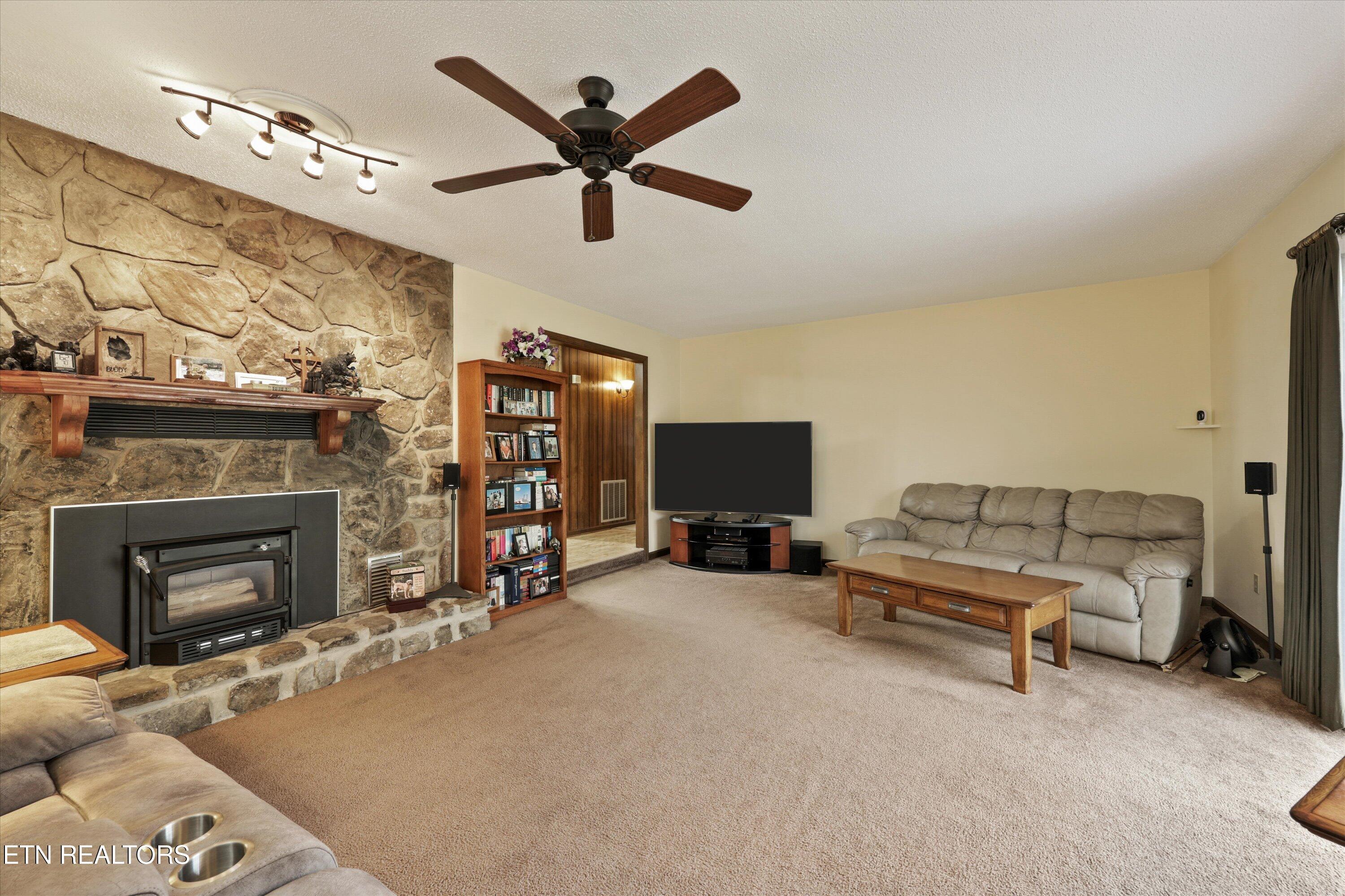 406 Powder House Road Powell, TN 37849 - Photo 7 of 33 IMG_9753