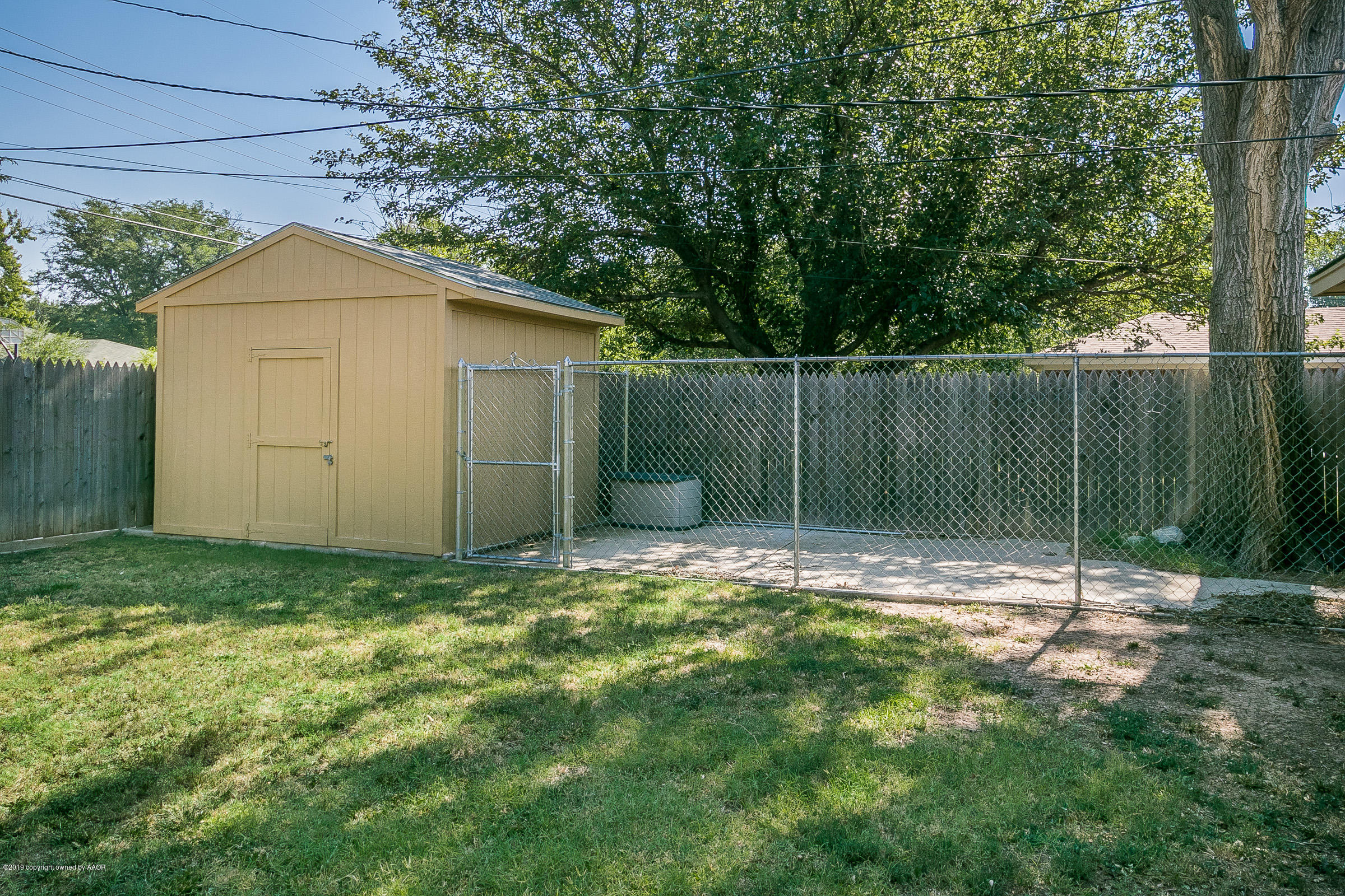 6016 Elmhurst Road Amarillo, TX 79106 - Photo 21 of 21 a view of a backyard