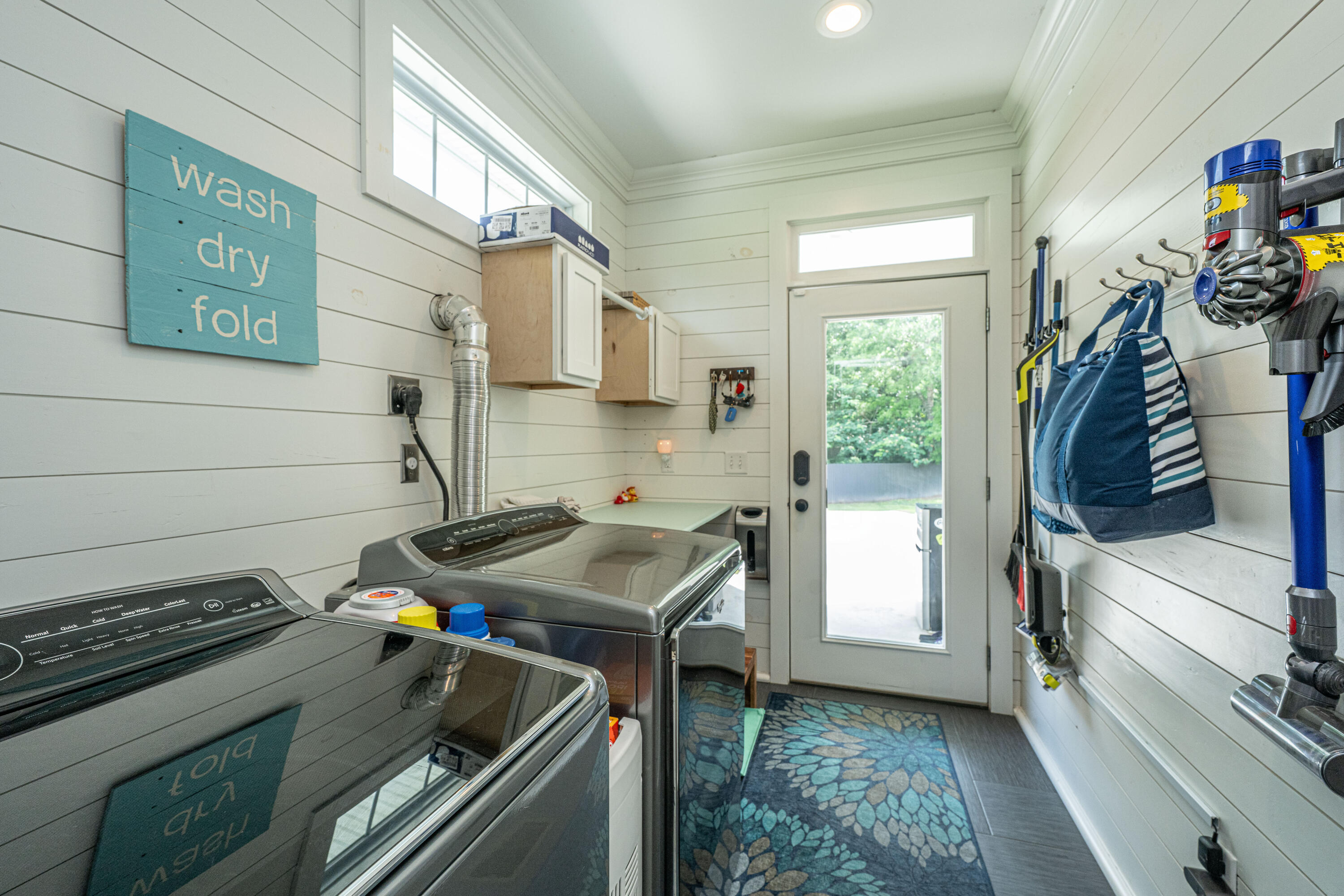810 Highway 61 Ridgeville, SC 29472 - Photo 21 of 29 Laundry