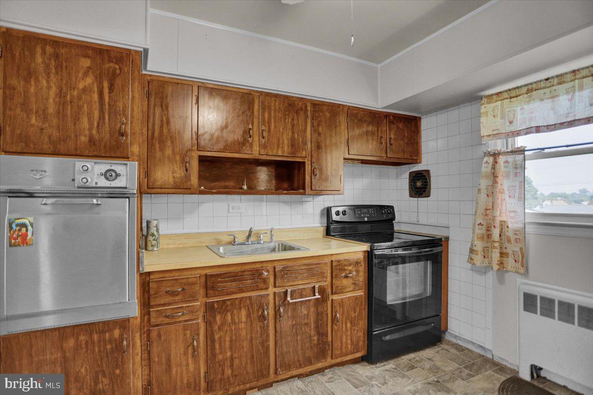 2819 Shillington Road Reading, PA 19608 - Photo 8 of 25 Kitchen