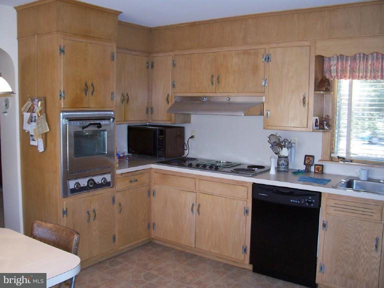 604 Pleasure Road Lancaster, PA 17601 - Photo 8 of 11 Gallery Image 8