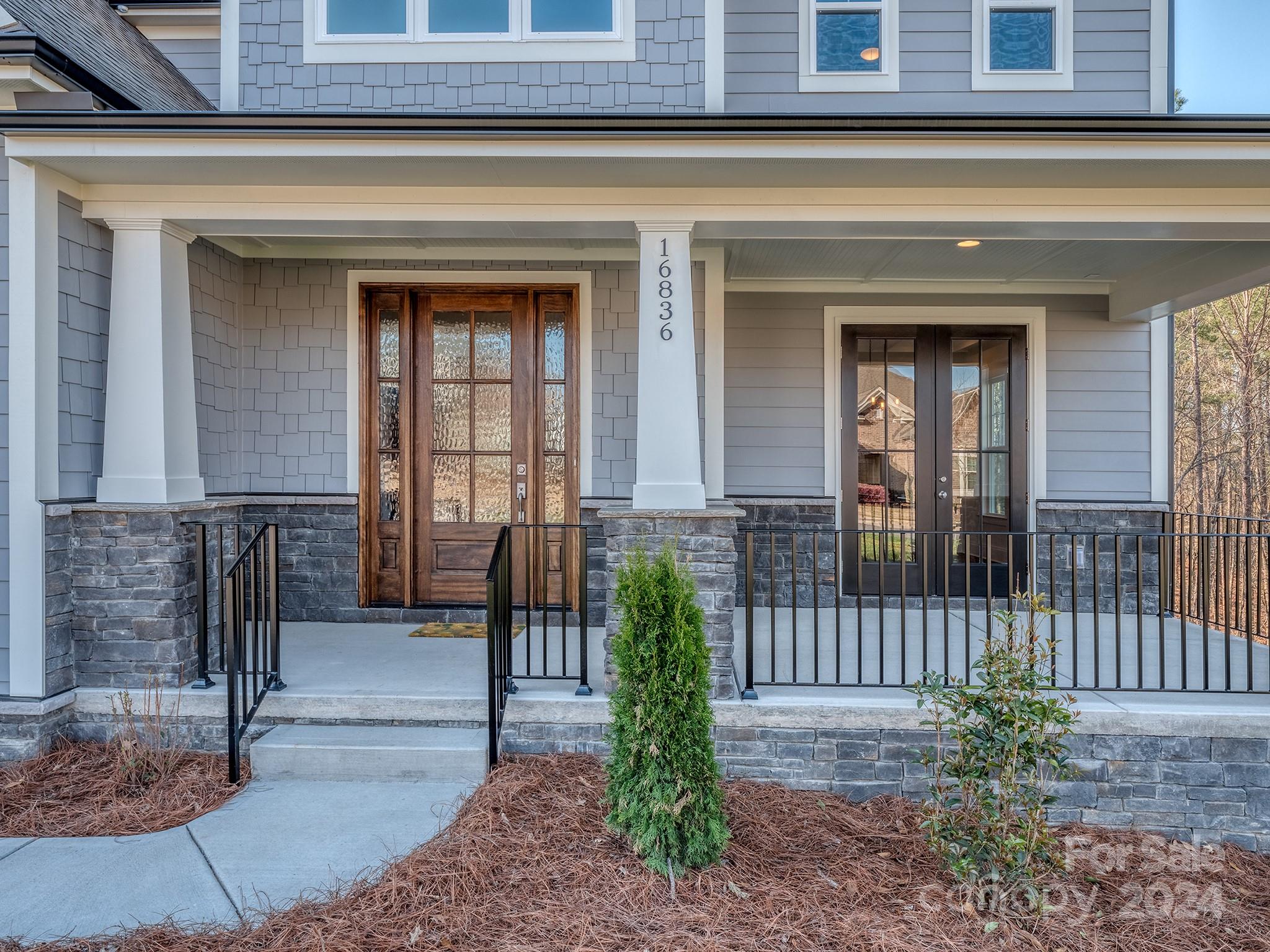 16836 Harbor View Road Charlotte, NC 28278 - Photo 4 of 44 Gallery Image 4