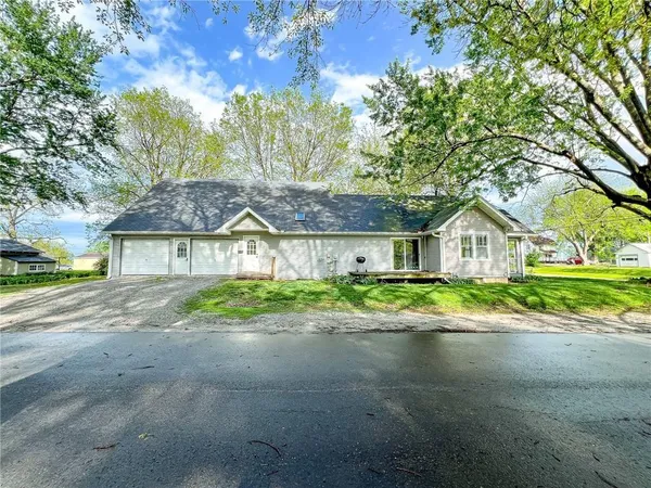 $240,000 | 419 West 12th Street, Maryville, MO 64468