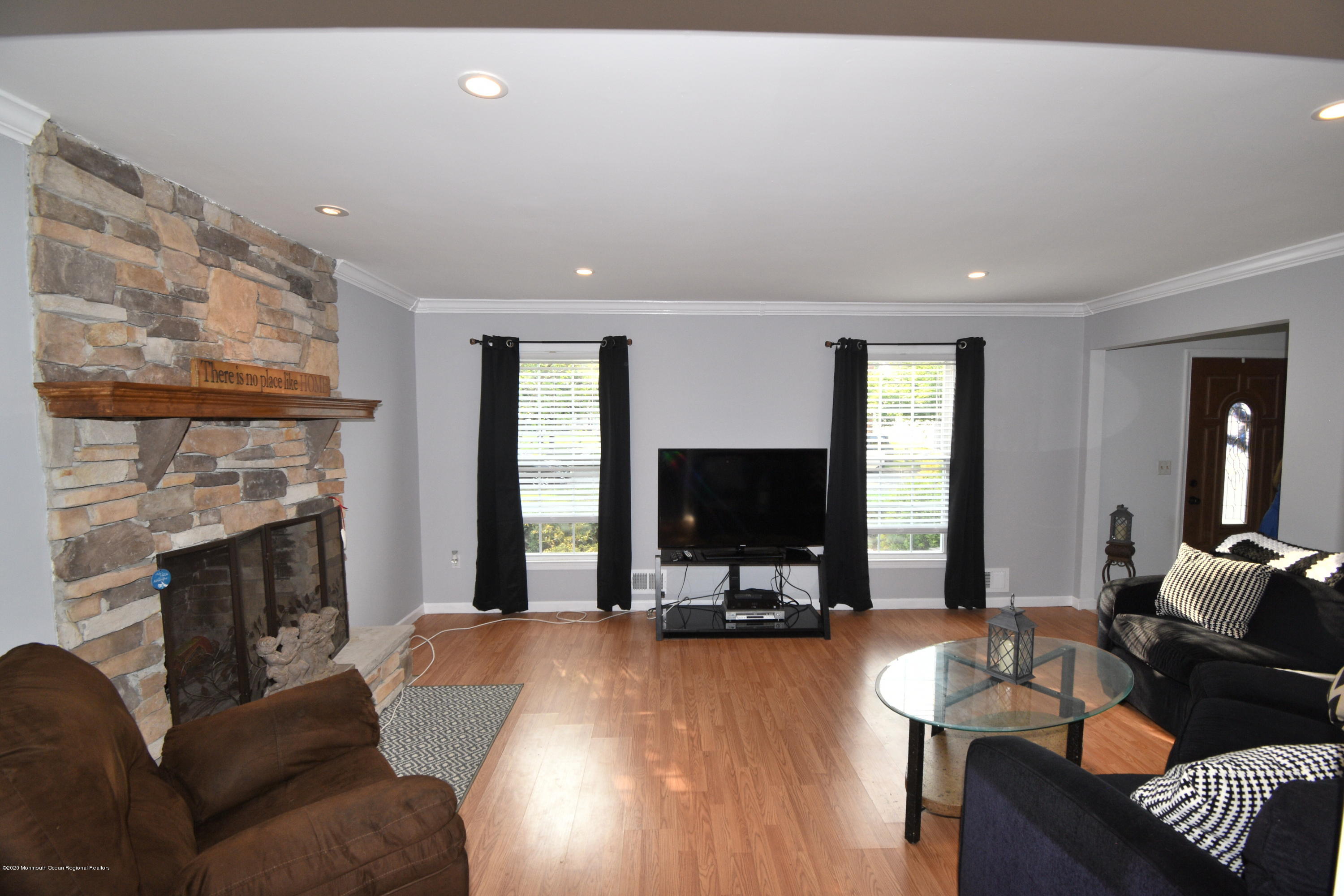 8 Templer Way Hazlet, NJ 07730 - Photo 5 of 19 DSC_2760