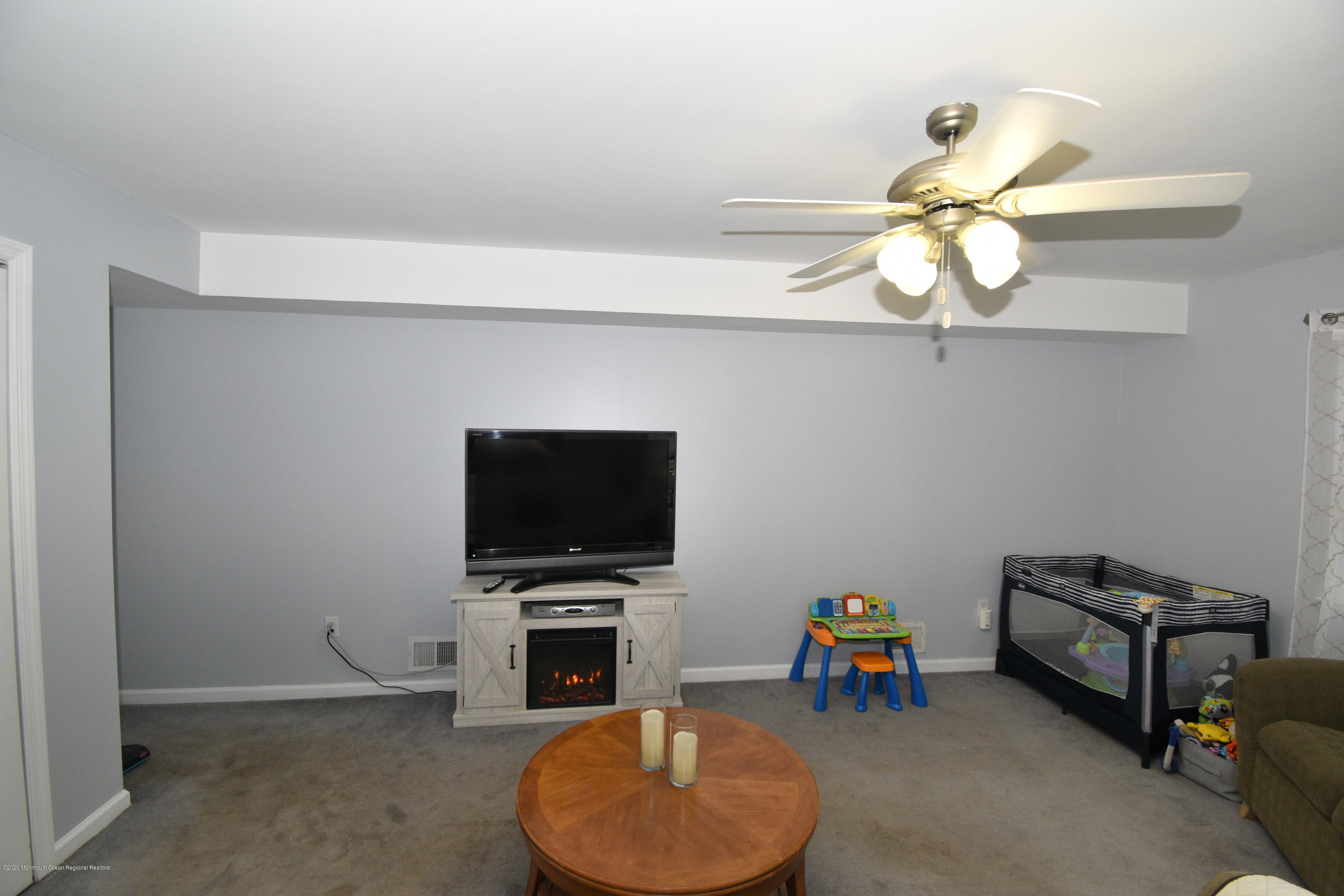 8 Templer Way Hazlet, NJ 07730 - Photo 9 of 19 DSC_2783