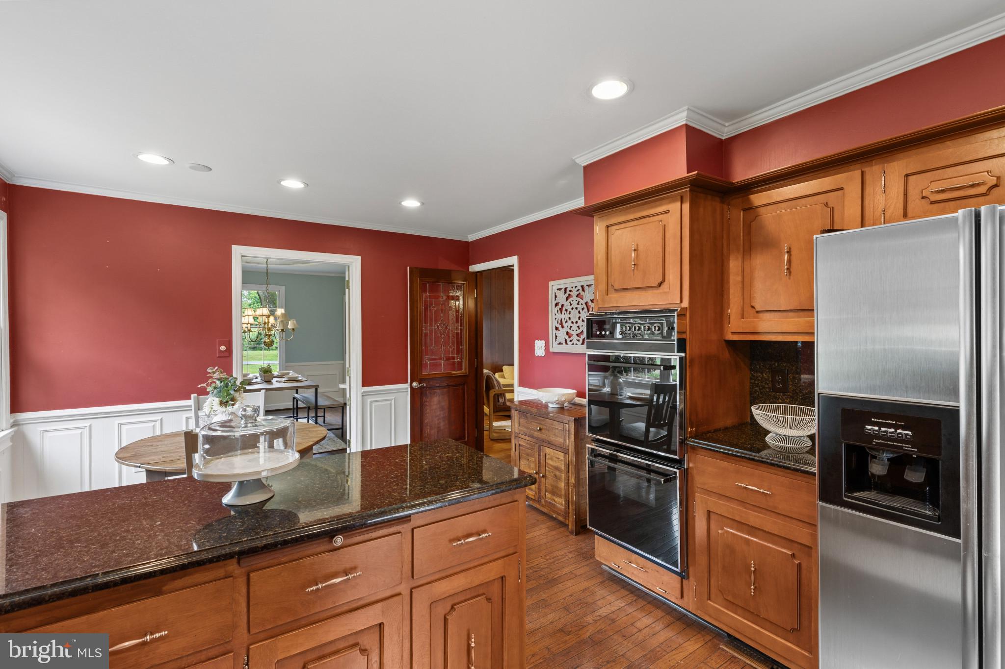 4053 Crescent Road Ellicott City, MD 21042 - Photo 10 of 38
