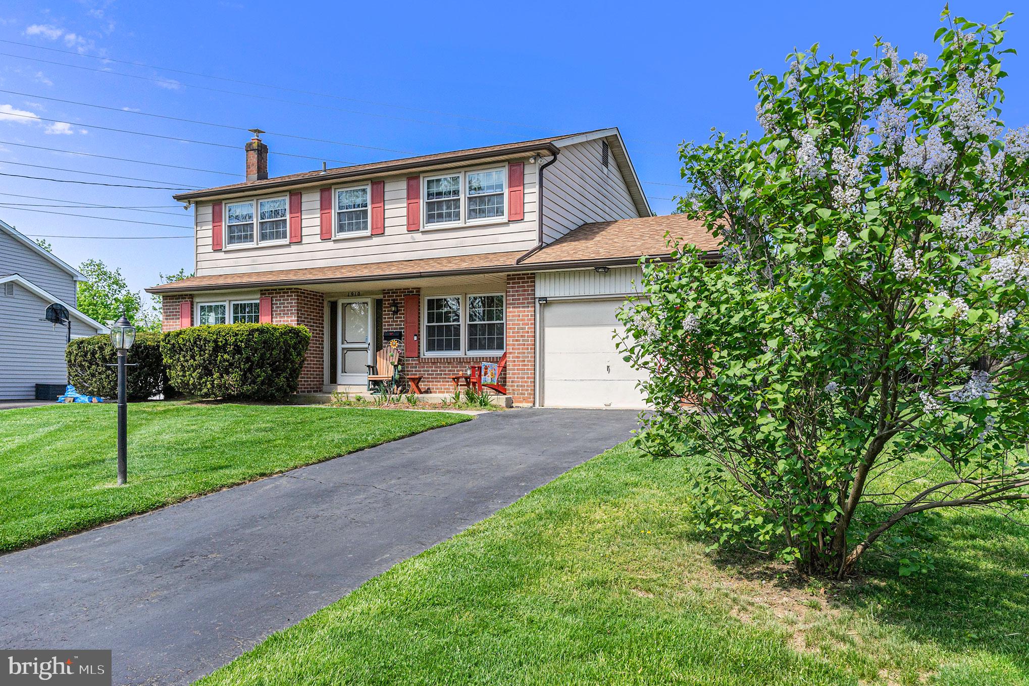 1910 Scott Road Oreland, PA 19075 - Photo 2 of 23