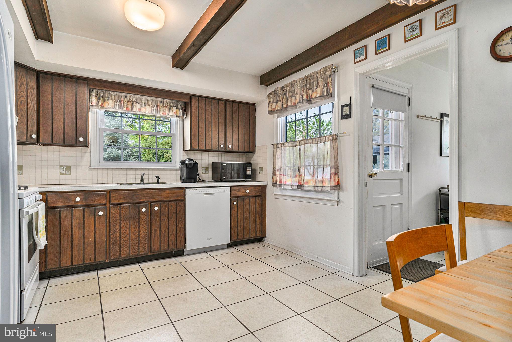 1910 Scott Road Oreland, PA 19075 - Photo 10 of 23