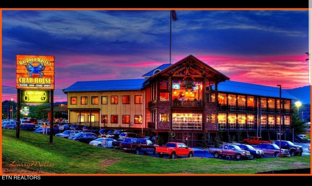 2445 Sunset Road Sevierville, TN 37862 - Photo 48 of 54 Harpoon Harrys Pigeon Forge