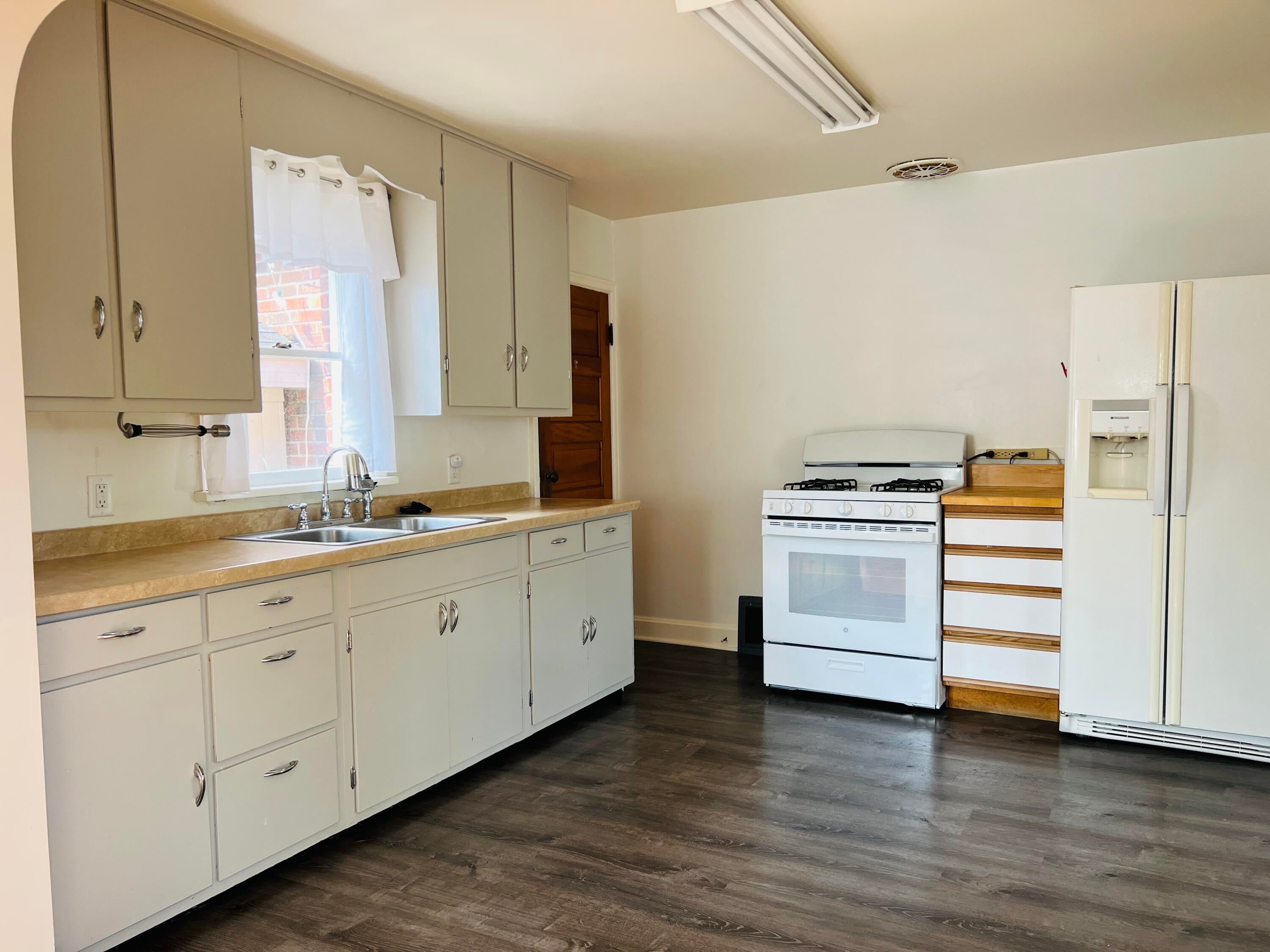 239 Ridge Street Sault Ste. Marie, MI 49783 - Photo 15 of 36 Gallery Image 15