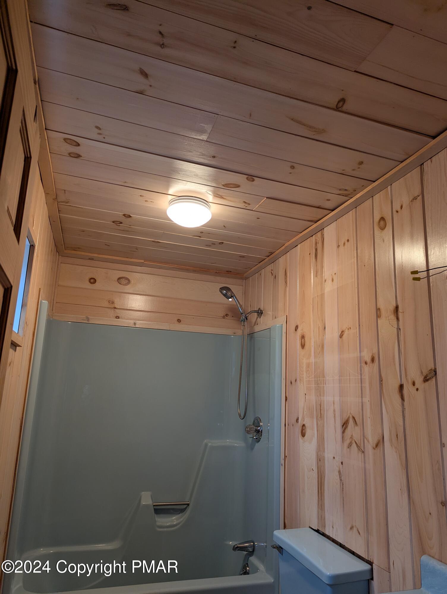 1250 Gallagher Road Tobyhanna, PA 18466 - Photo 13 of 29 Bathroom