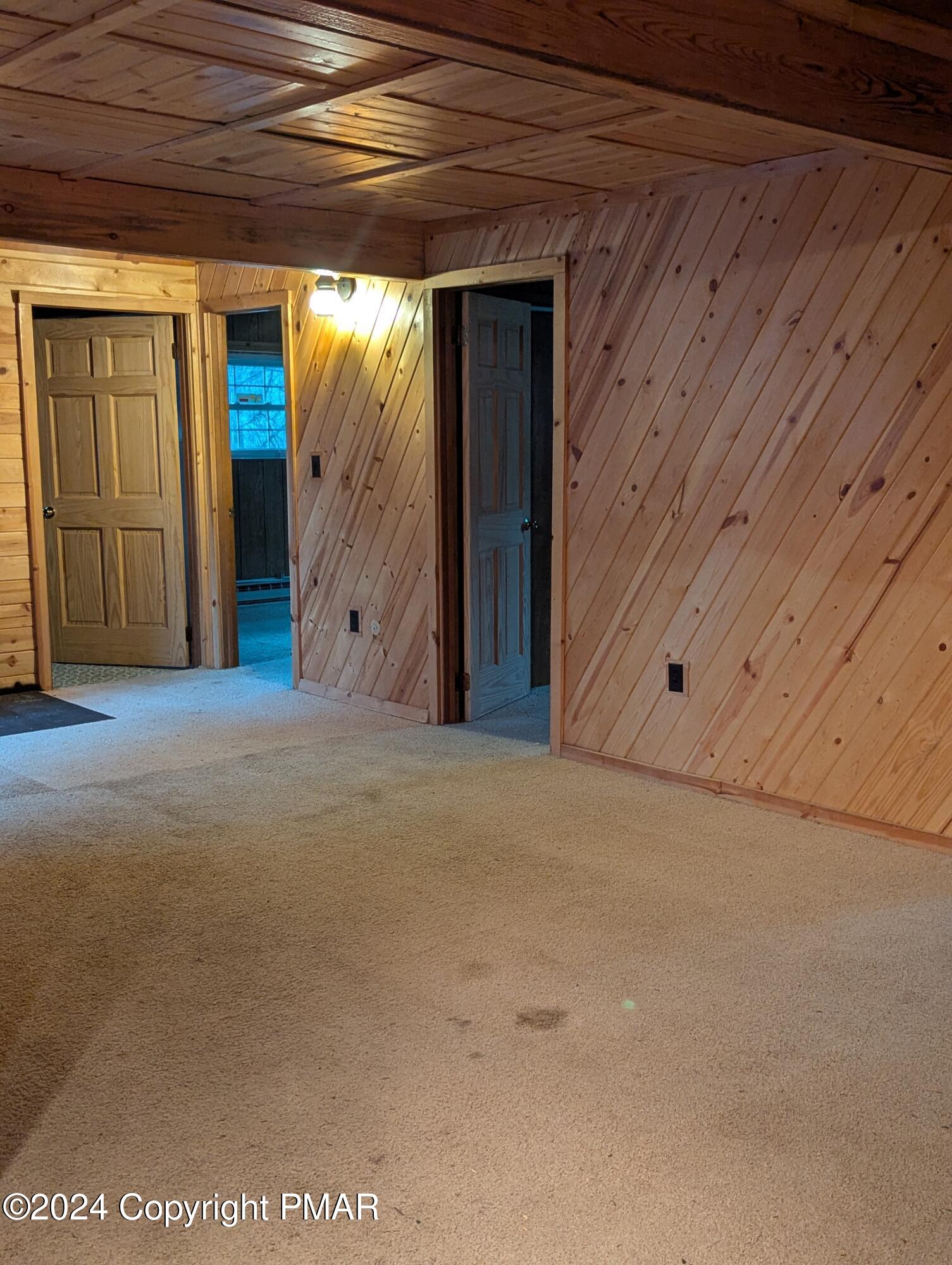 1250 Gallagher Road Tobyhanna, PA 18466 - Photo 8 of 29 Family Room/Entrance