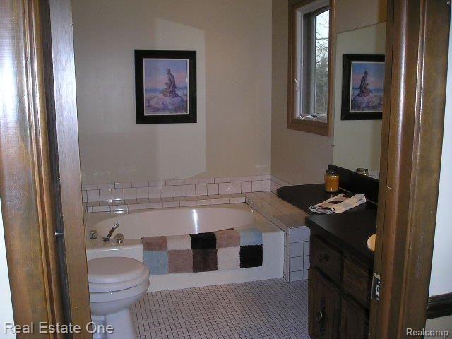 3143 Quail Ridge Circle Rochester, MI 48309 - Photo 17 of 17 Master bath