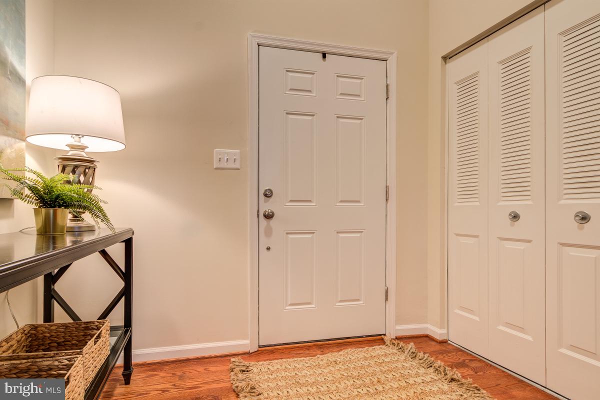 6313 Rockwell Road Burke, VA 22015 - Photo 3 of 39 Gallery Image 3