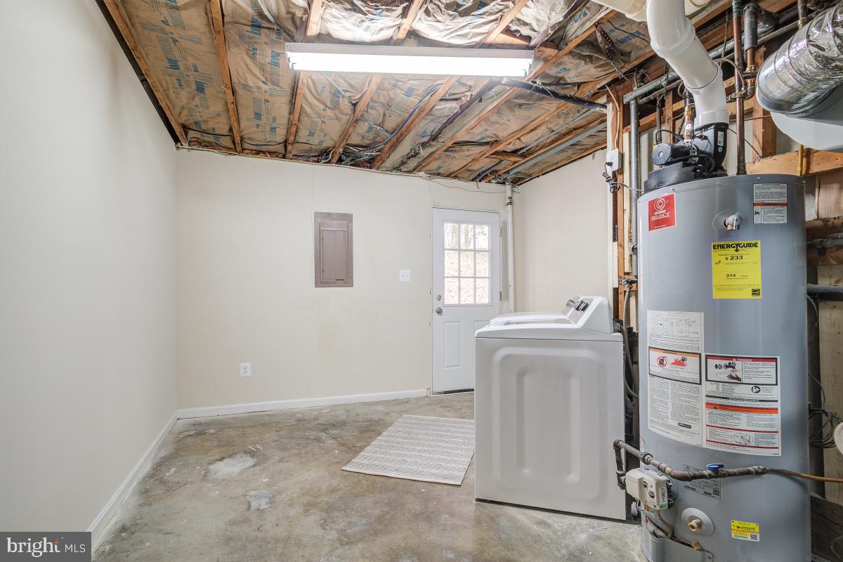 6313 Rockwell Road Burke, VA 22015 - Photo 36 of 39 Gallery Image 36