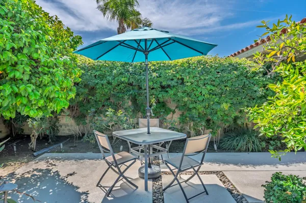$1,095,000 | 23 Mt Holyoke Drive, Rancho Mirage, CA 92270