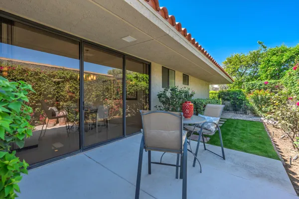 $1,095,000 | 23 Mt Holyoke Drive, Rancho Mirage, CA 92270