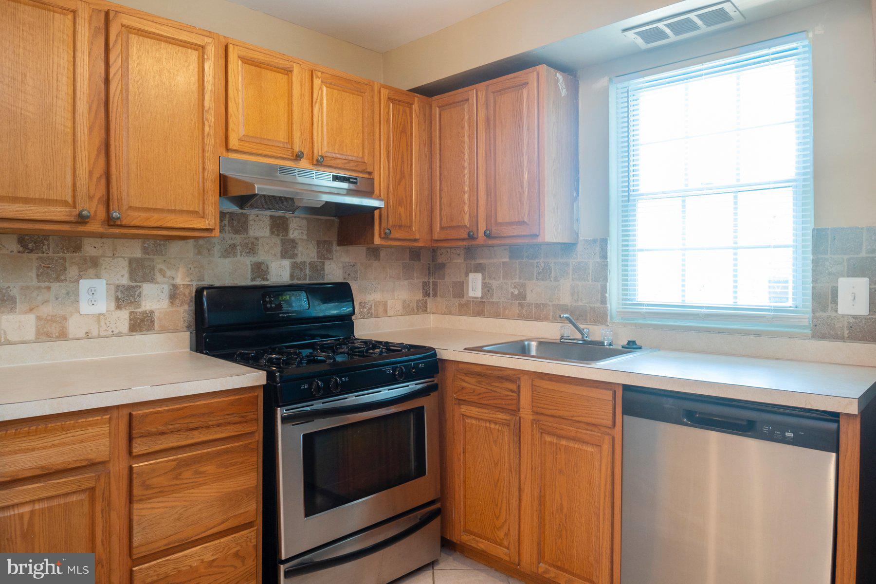 11906 Tarragon Road, Unit H Reisterstown, MD 21136 - Photo 11 of 24 Kitchen