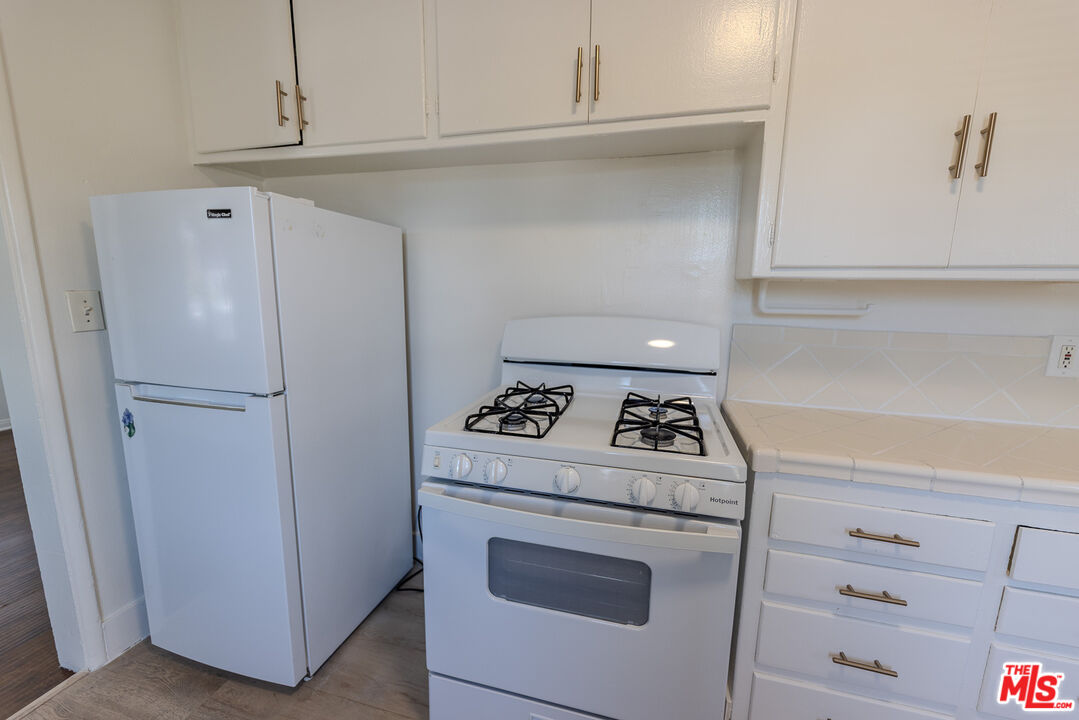 233 East Alameda Avenue, Unit A Burbank, CA 91502 - Photo 9 of 24