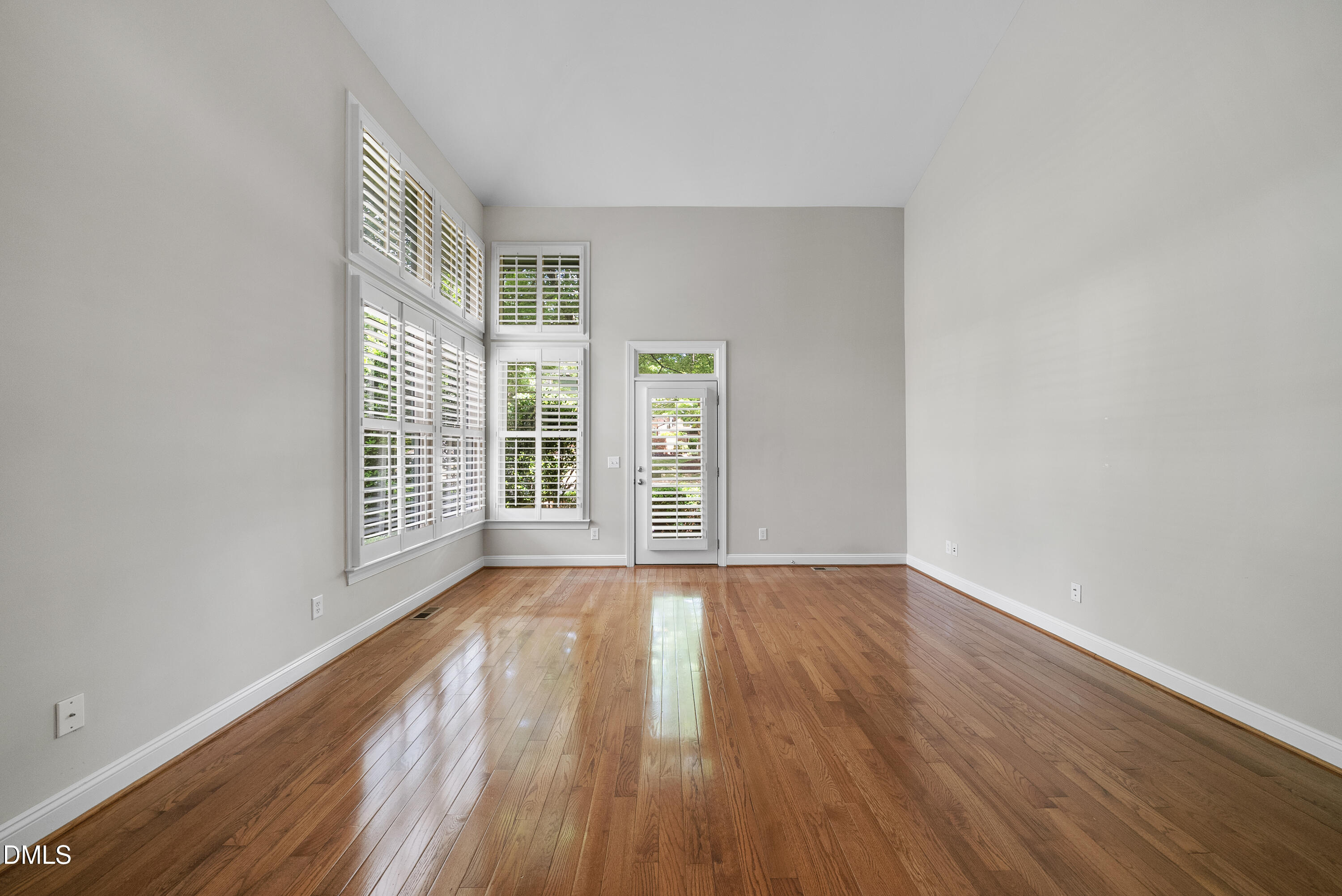 8110 Lloyd Allyns Way Raleigh, NC 27615 - Photo 9 of 66 DSC07300