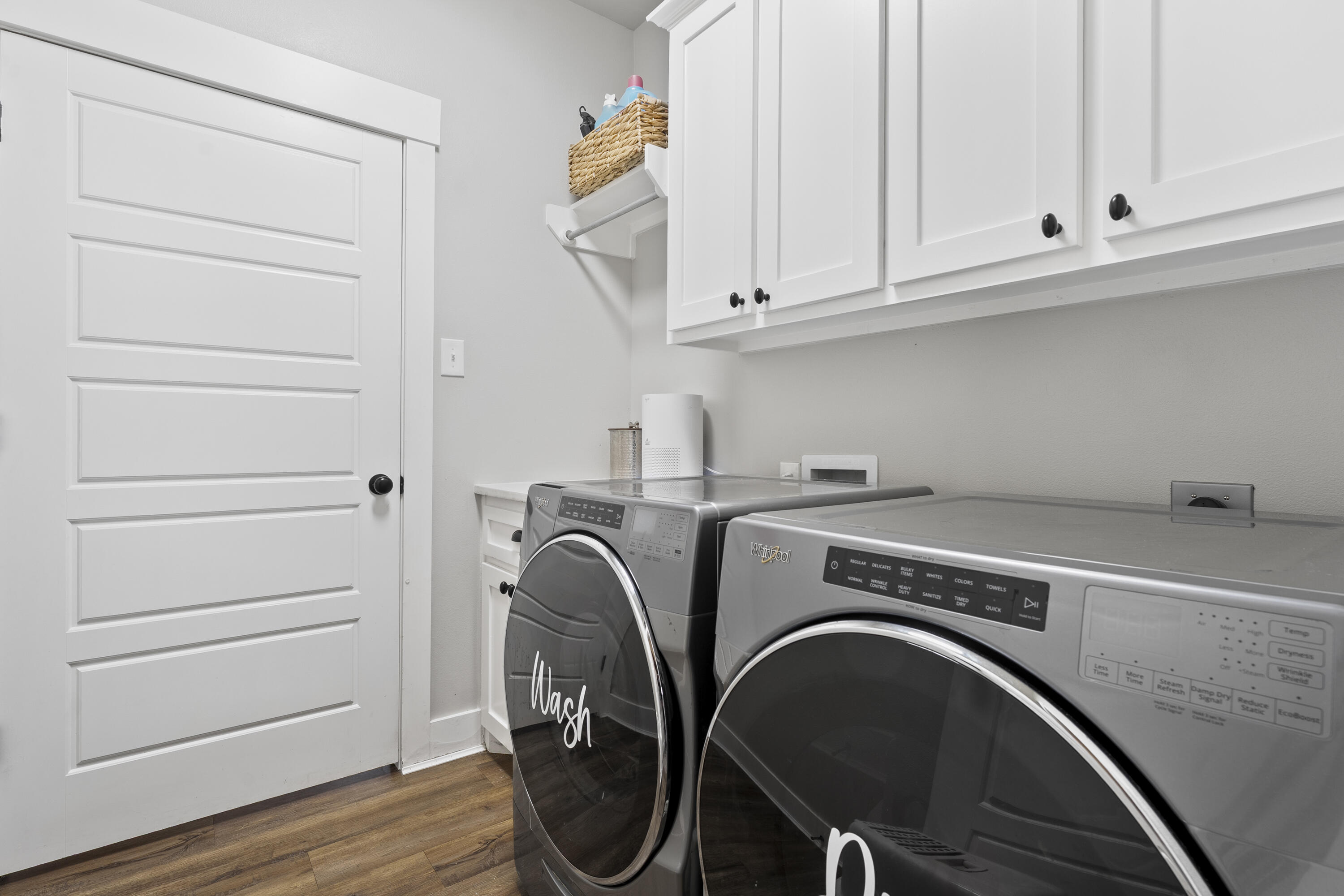 1122 16th Street Shallowater, TX 79363 - Photo 19 of 32 a utility room with dryer and washer