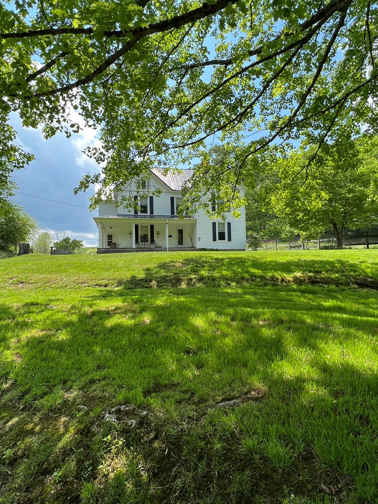 342 Kiawana Road Atkins, VA 24311 - Photo 2 of 43 Gallery Image 2