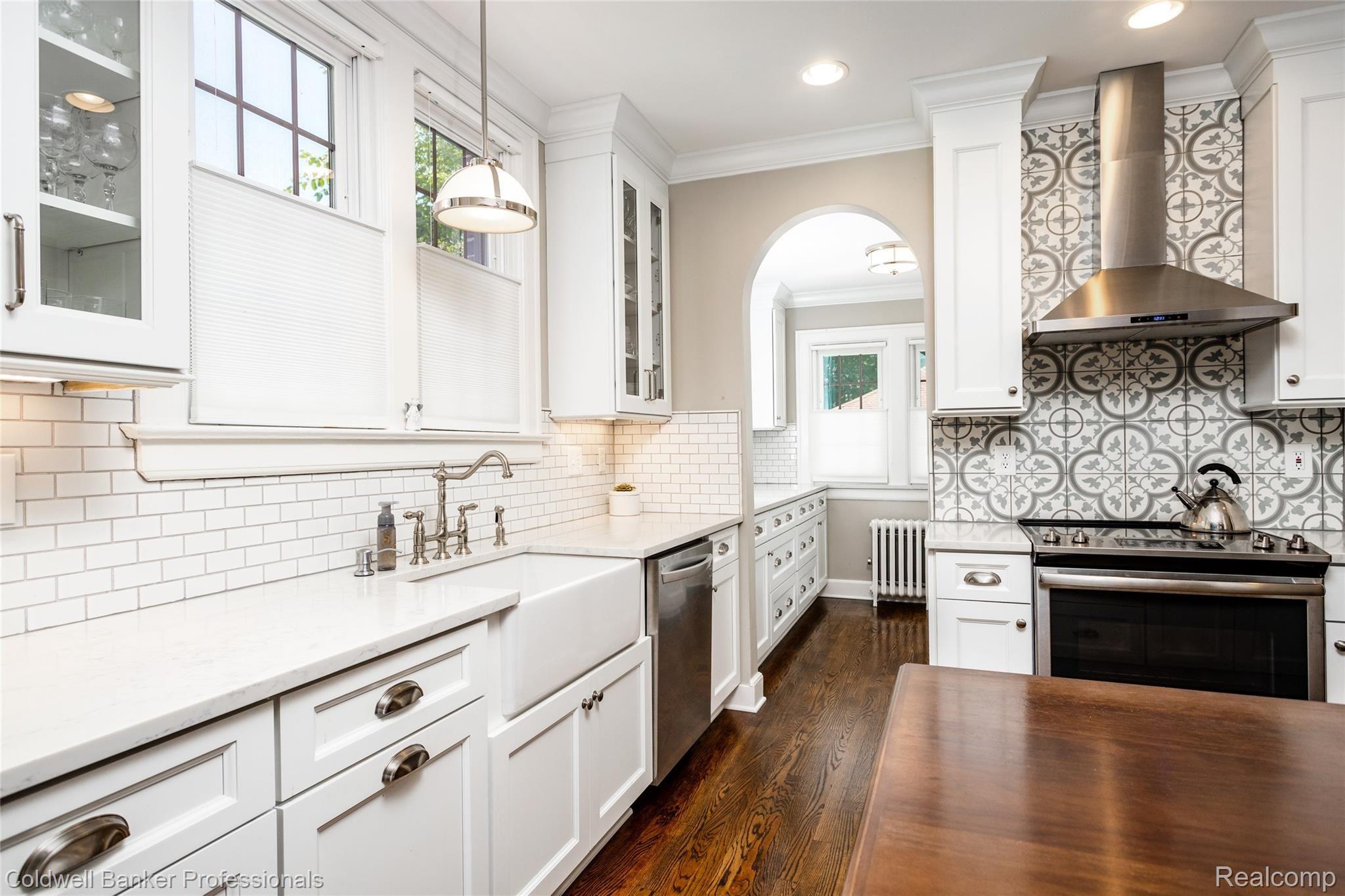 564 Washington Road Grosse Pointe, MI 48230 - Photo 5 of 21 564 Washington L023.jpg