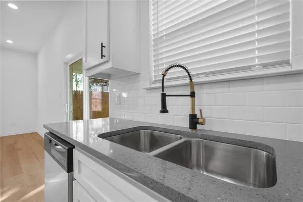 a close view of sink and tap