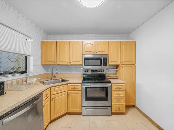 $259,000 | 3413 Cocoplum Circle, Unit 3407, Coconut Creek, FL 33063
