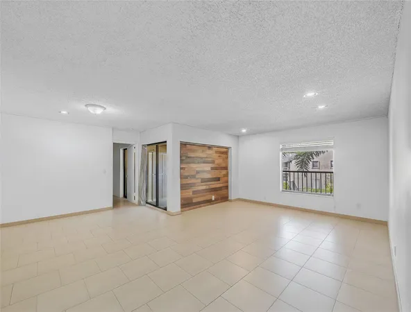 $259,000 | 3413 Cocoplum Circle, Unit 3407, Coconut Creek, FL 33063