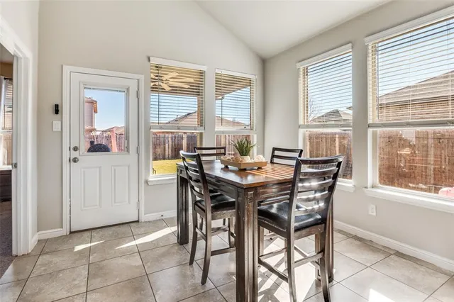 $350,000 | 1133 Belsay Lane, Saginaw, TX 76131