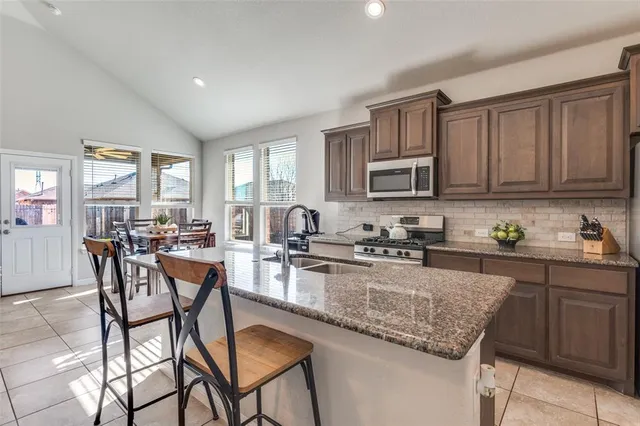 $350,000 | 1133 Belsay Lane, Saginaw, TX 76131