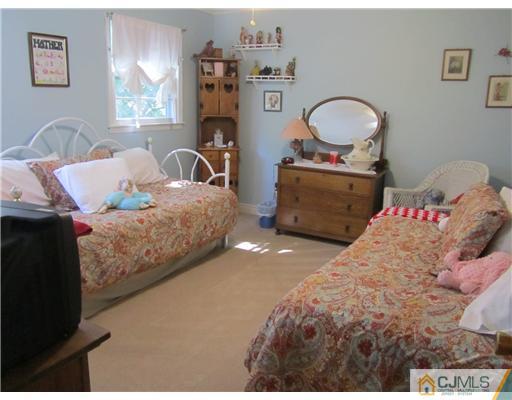 6 Yeger Road West Windsor, NJ 08550 - Photo 9 of 17 Gallery Image 9