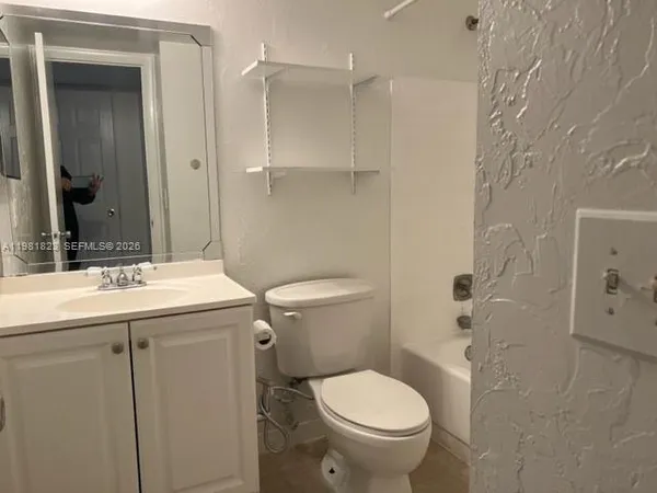 $2,180 | 9374 Southwest 3rd Street, Unit 711, Boca Raton, FL 33428