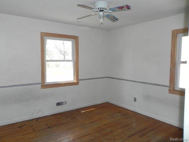 709 Patterson Court Inkster, MI 48141 - Photo 10 of 19 Bedroom 1