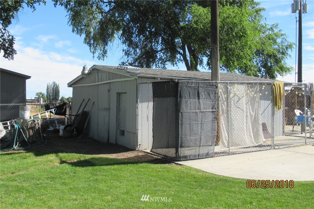 2684 Elgin Road Northeast Moses Lake, WA 98837 - Photo 2 of 18 Gallery Image 2