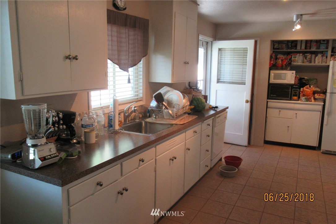 2684 Elgin Road Northeast Moses Lake, WA 98837 - Photo 11 of 18 Gallery Image 11