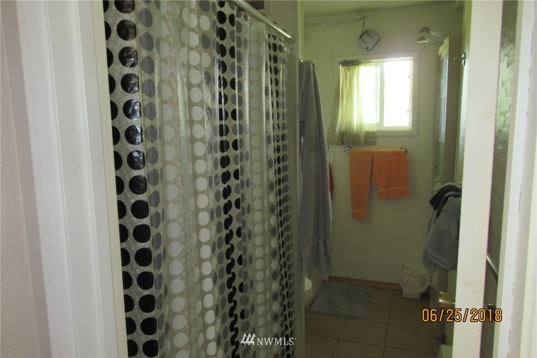 2684 Elgin Road Northeast Moses Lake, WA 98837 - Photo 10 of 18 Gallery Image 10