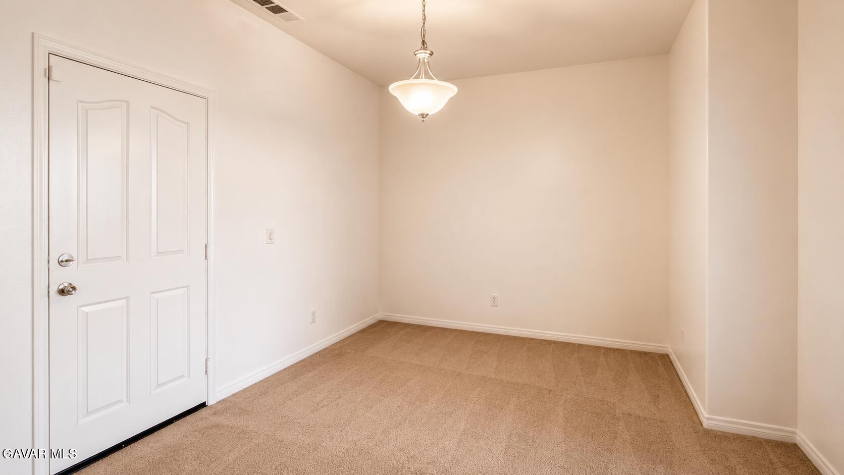 43737 Raysack Avenue Lancaster, CA 93535 - Photo 7 of 29 EFD9EF39-B52F-4E30-9A29-6B84A9F183EB